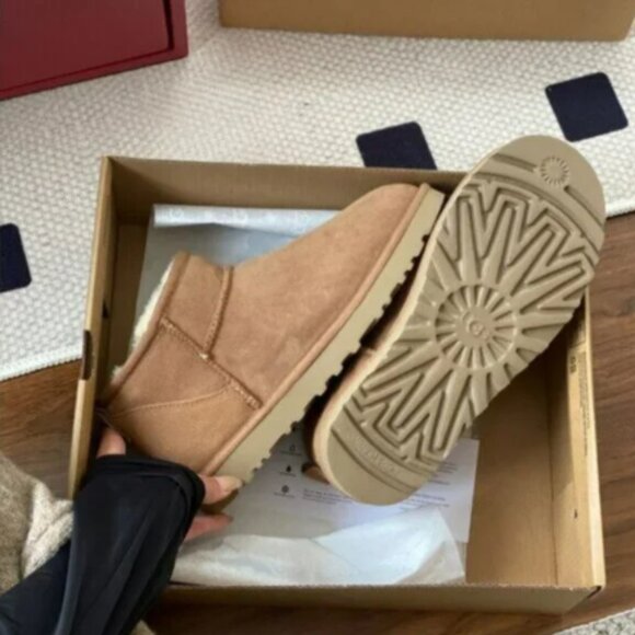 UGG Women's Classic Ultra Mini Boots - Picture 4 of 6